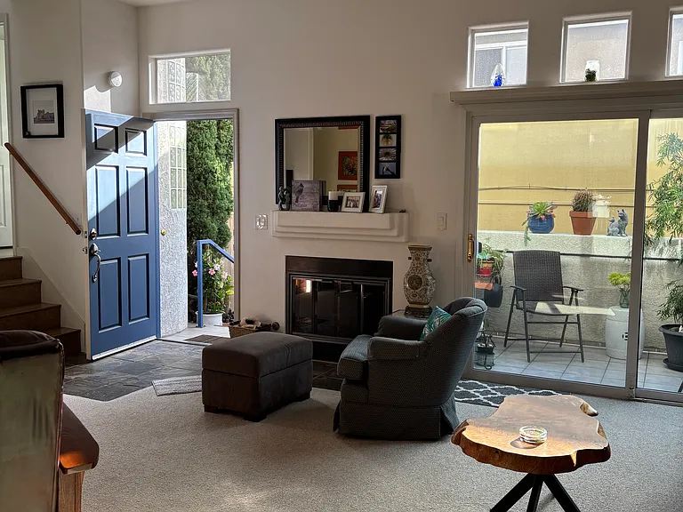 1321 Pacific Beach Dr #C — Photo 5