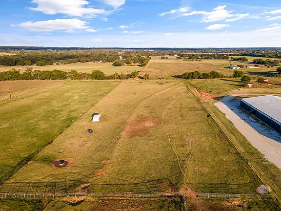 4th image of 1886 Jay Bird Ln