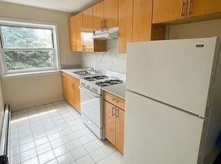 30-73 38th St #3, Astoria, NY 11103