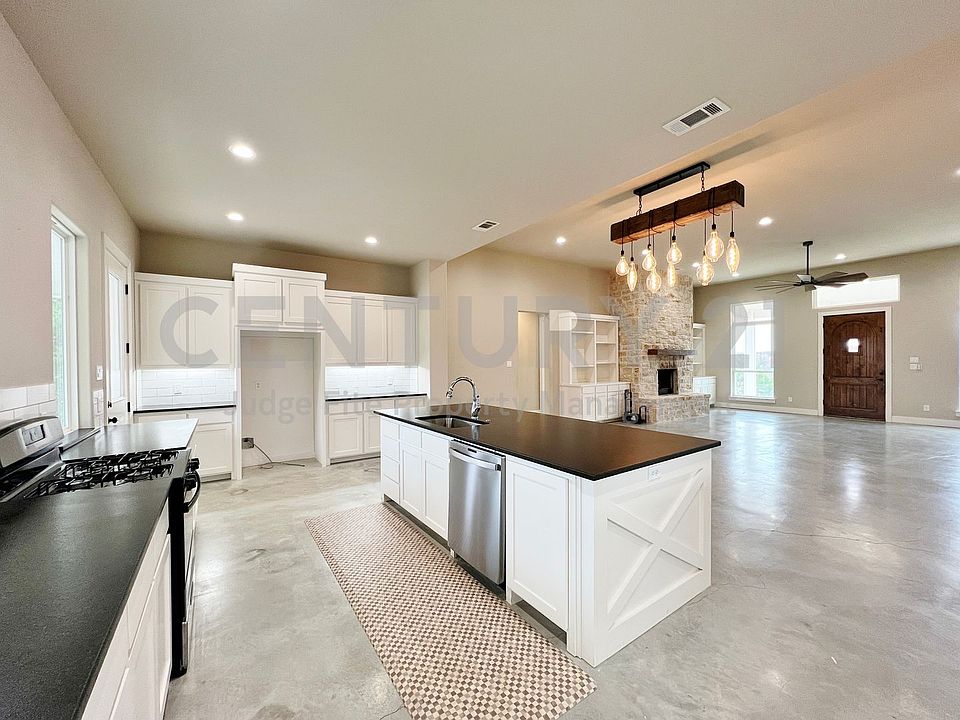 1st image of 1141 Veal Station Rd