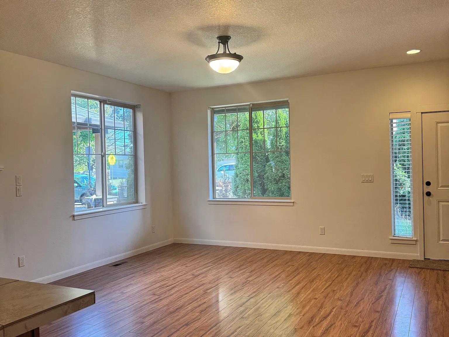 2 bed, 2.5 bath, 1689 sqft, $2,200 — Photo 4