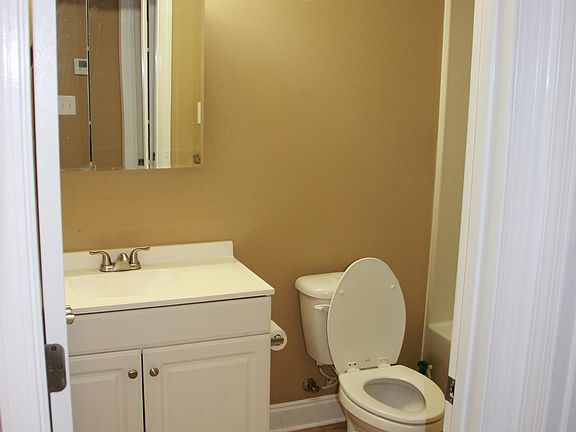 2nd image of 46464 Heatherwood Dr #1