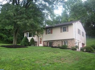 1526 N Sanatoga Rd, Pottstown, PA 19464