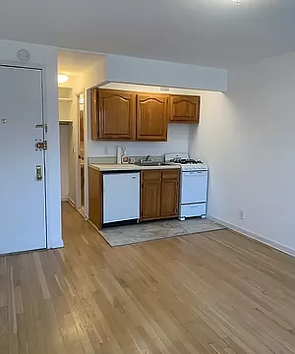 220 1st Ave #3