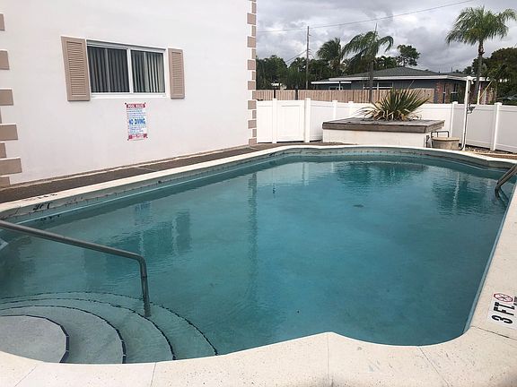 3rd image of 5621 NE 22nd Ave APT 4