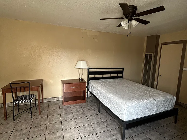 705 N Date St #2 — Photo 2