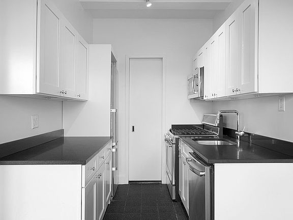 3rd image of 12 E 86th St APT 1528
