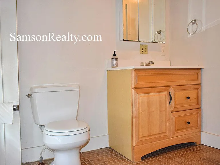 298 Hope St #2 — Photo 10