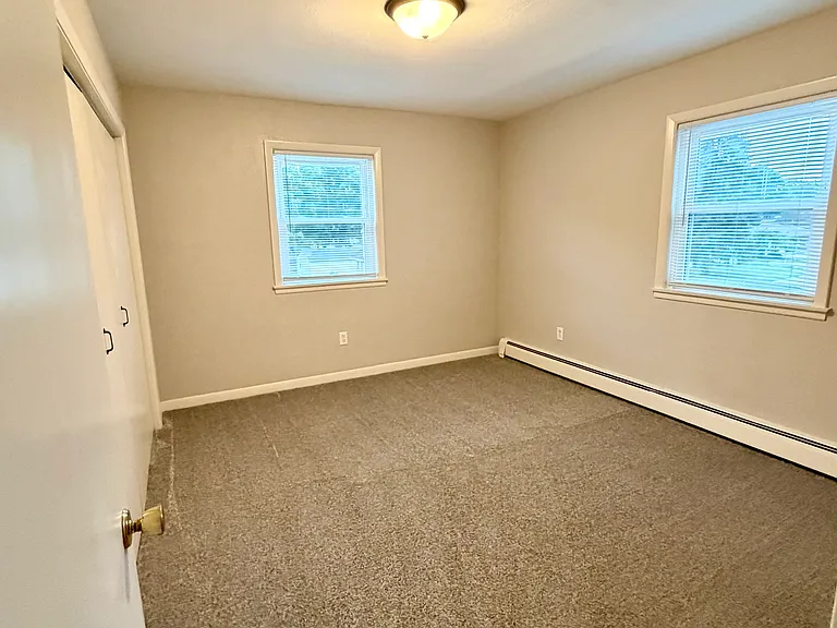 518 E Market St #5 — Photo 5