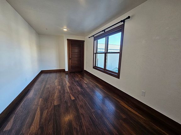4th image of 535 Ryman St #202