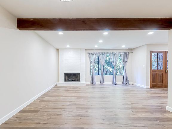 3rd image of 24 Northwoods Ln #24