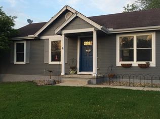 147 52nd St, West Des Moines, IA 50265