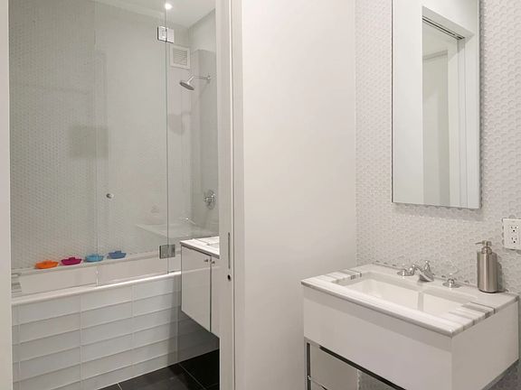 4th image of 25 Broad St APT 12J