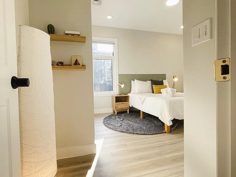 53 1/2 Harvard St #2 — Photo 6