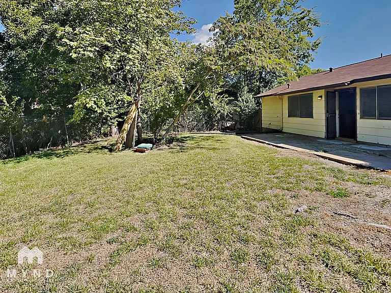 5204 Regency Cv — Photo 18