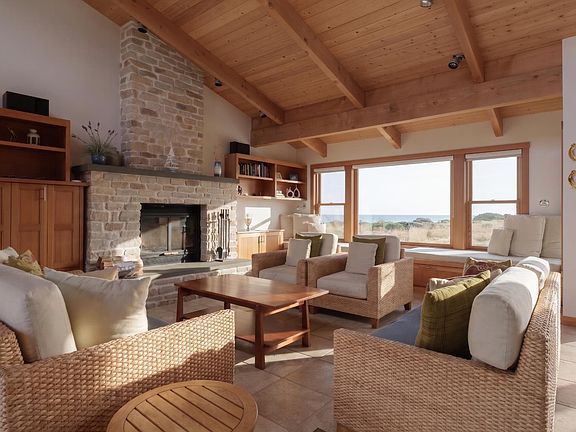 3rd image of 355 Del Mar Point