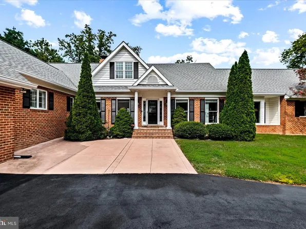 29475 Goose Point Ct, Port Royal, VA 22535