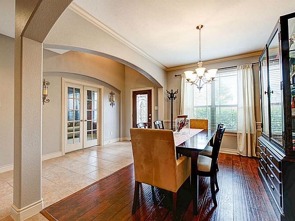 5th image of 7611 Eastwood Lake Ln