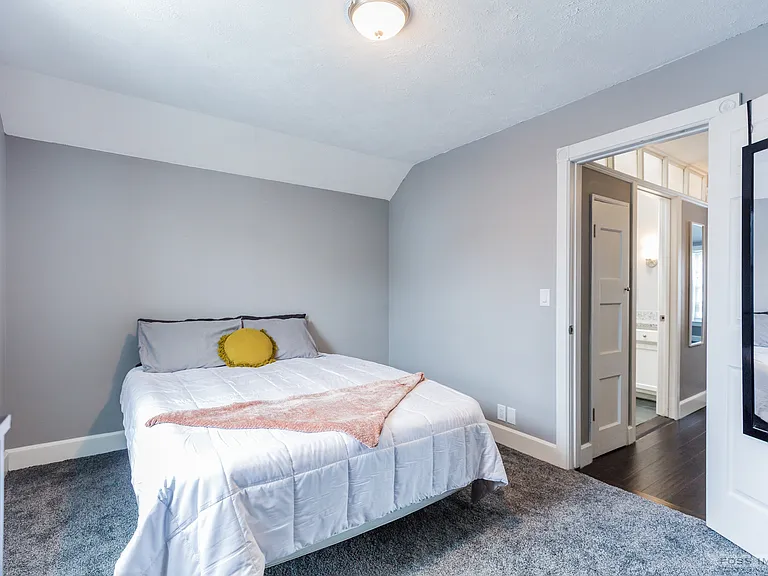 308 S Baldwin St — Photo 5