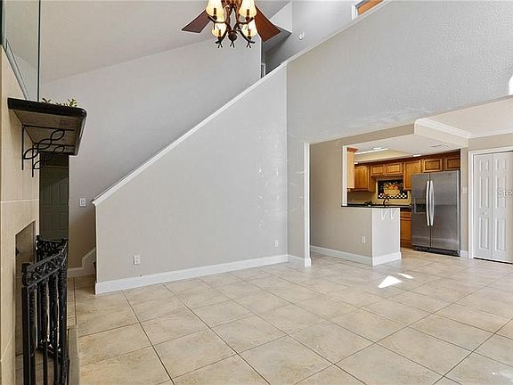 4th image of 9518 Citrus Glen Pl