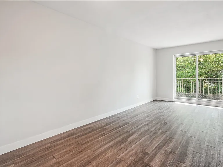 1420 Tyandaga Park Dr — Photo 7