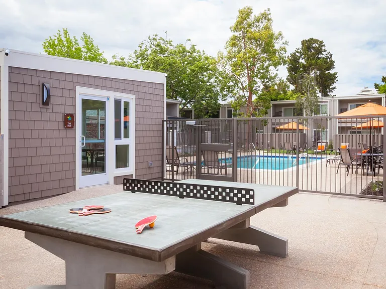 Halford Gardens Apartments — Photo 12