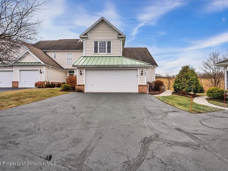 1404 Verne Close