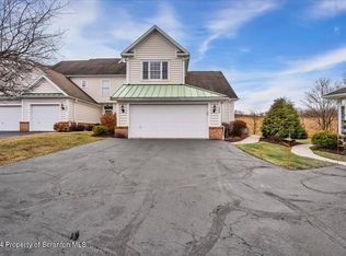 1404 Verne Close, Moosic, PA 18507