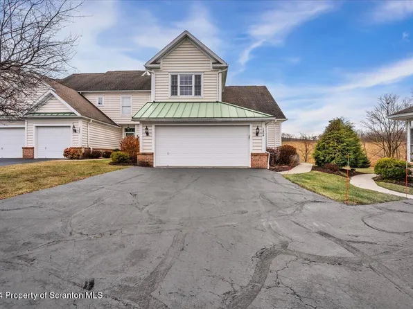 1404 Verne Close, Moosic, PA 18507