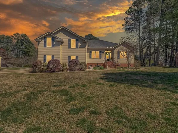 106 Carroll St, Suffolk, VA 23434