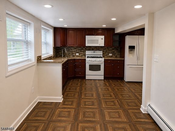 4th image of 112 Chestnut St
