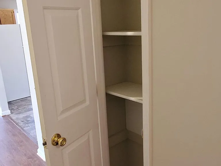 184 Aberdeen Dr — Photo 9