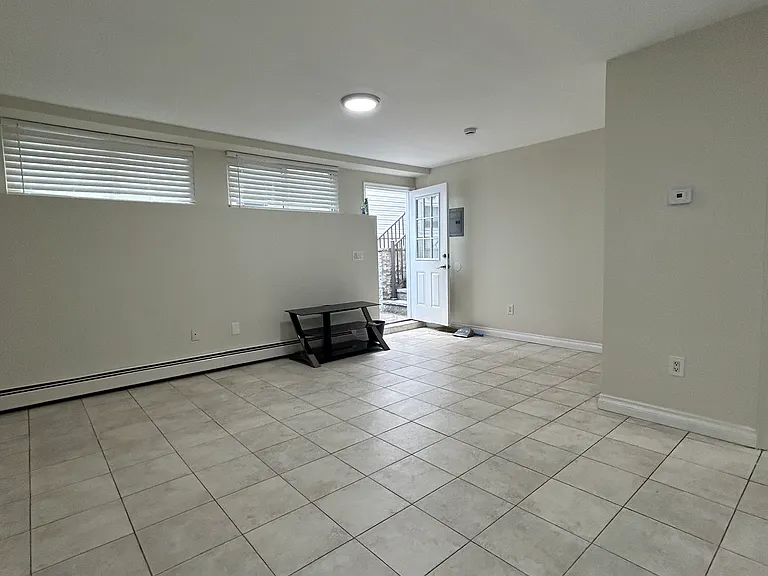 187 Mosely Ave #2 — Photo 3