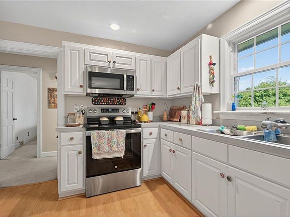 5th image of 4959 Briarwood Ln