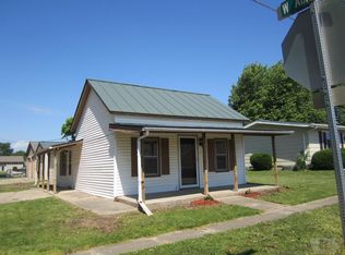 506 S Walnut St, New London, IA 52645