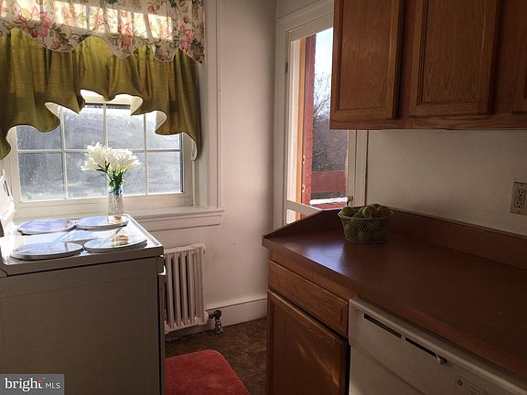 4th image of 6144 Wayne Ave APT 5