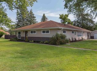 111 E 2nd St, Coal Valley, IL