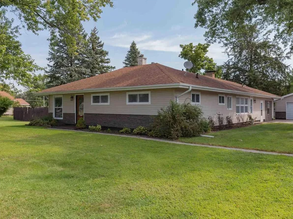 111 E 2nd St, Coal Valley, IL 61240