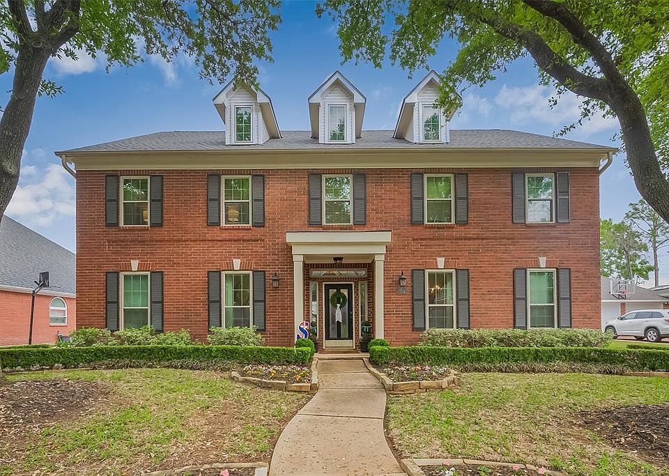 1st image of 82 Bradford Cir