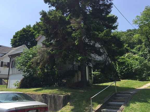 3rd image of 260 Wood St