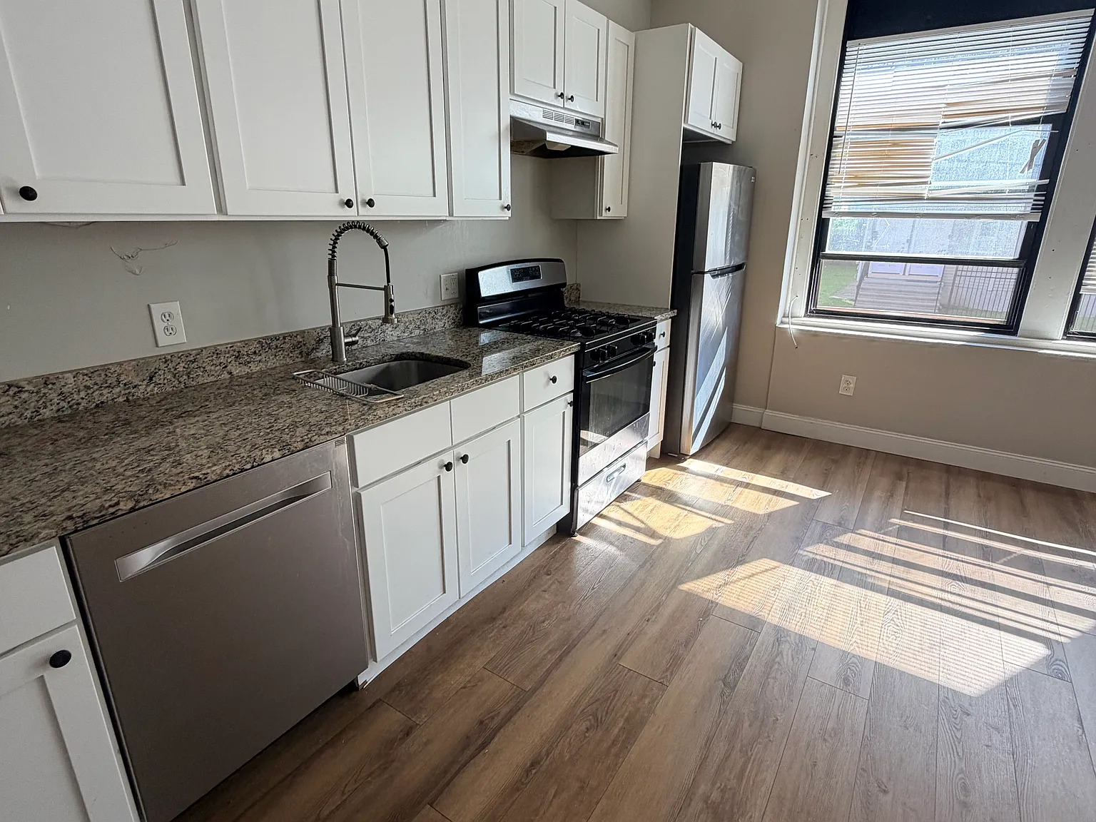2 bed, $1,750 — Photo 4