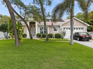 1418 Gulf Rd, Tarpon Springs, FL 34689