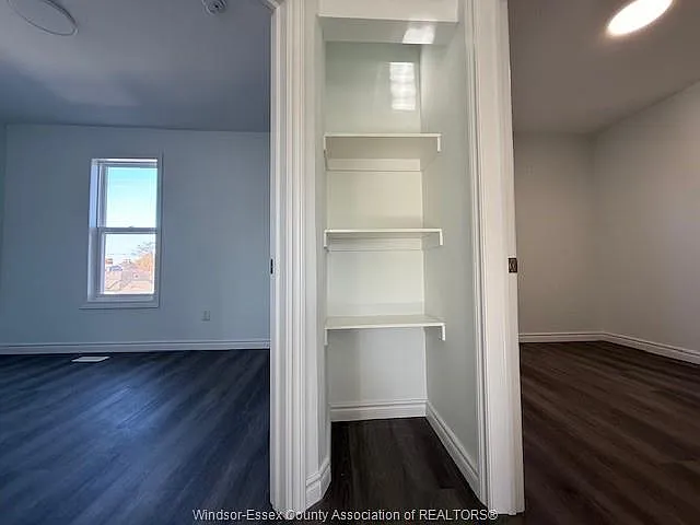 941 Cataraqui St — Photo 23