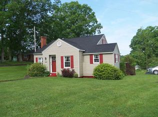 402 Flat Top Rd, Shady Spring, WV 25918