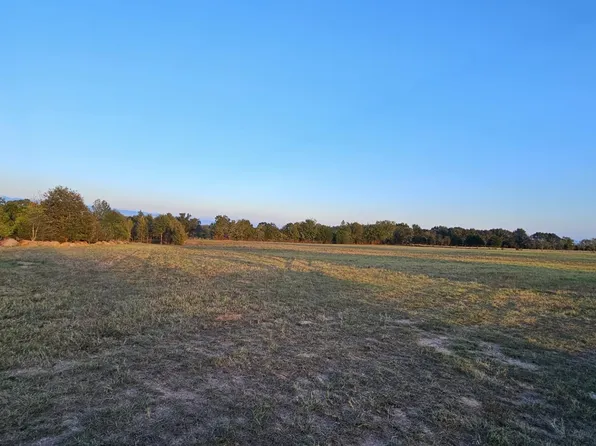 2162 County Road 174 E, Overton, TX 75684