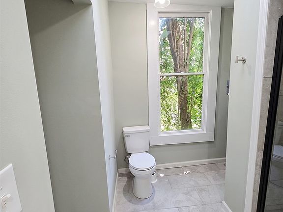 5th image of 1204 S McDonough St