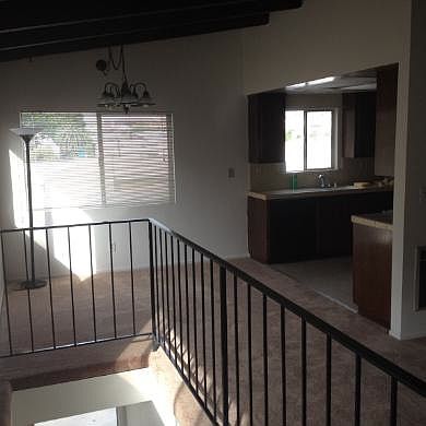 3rd image of 1909 Harriman Ln