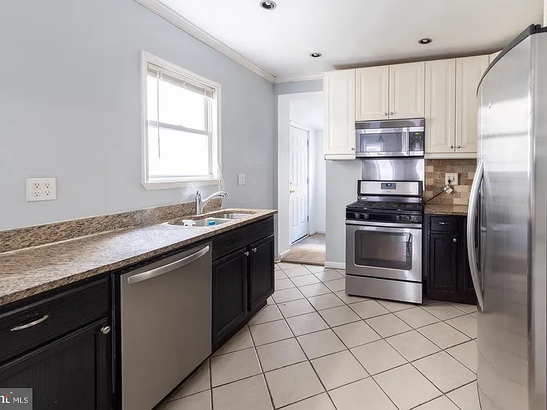 928 S 18th St — Photo 14