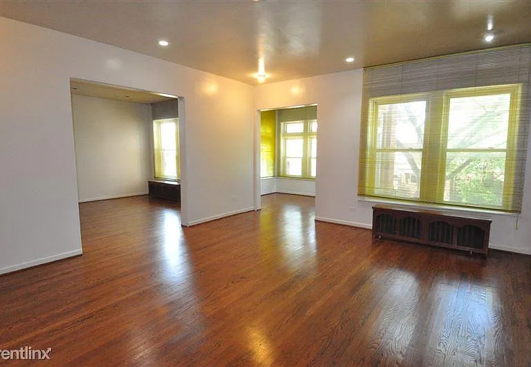 5100 S Greenwood Ave #2 — Photo 1