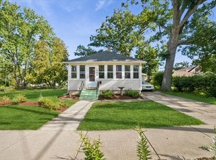 508 River Bluff Rd, Elgin, IL 60120